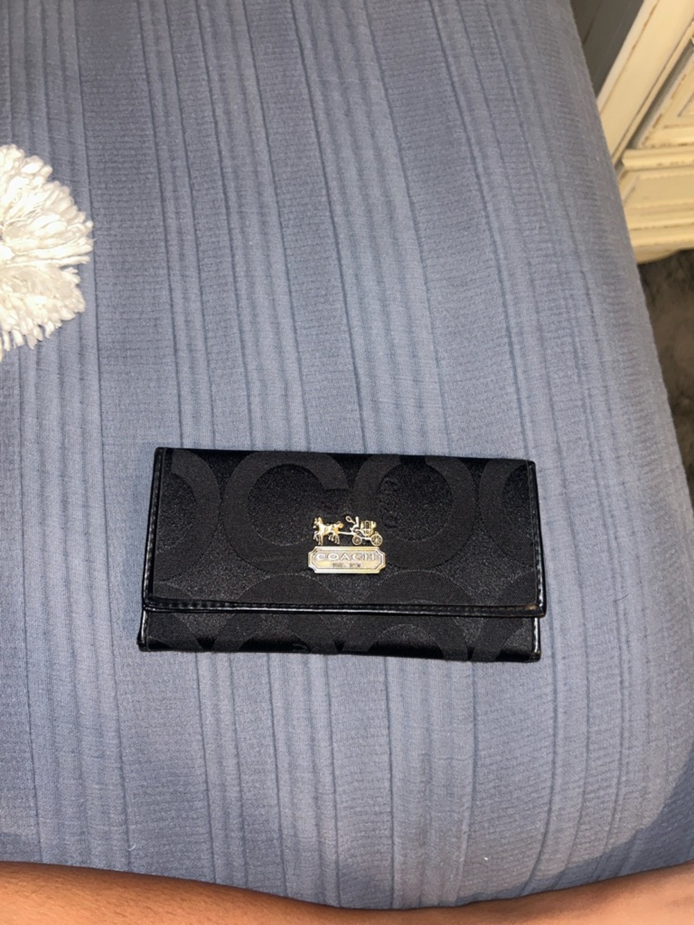 Vintage Coach Black Signature Trifold Wallet with Gold Crest
